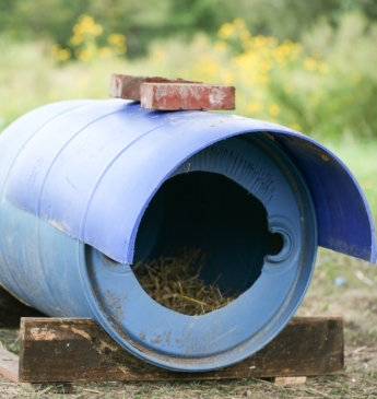 Chicken Shelter with Plastic Drum