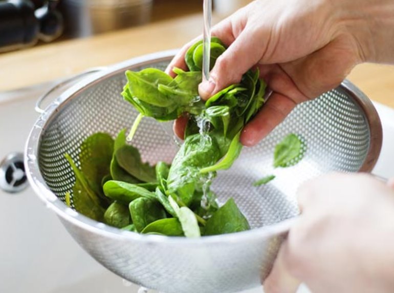 Clean spinach leaves